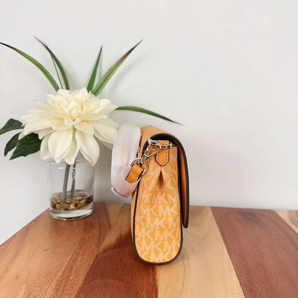 NWT Michael‎ Kors Jet Set Item Medium Convertible Pouchette Crossbody/Clutch Bag - Picture 3 of 8